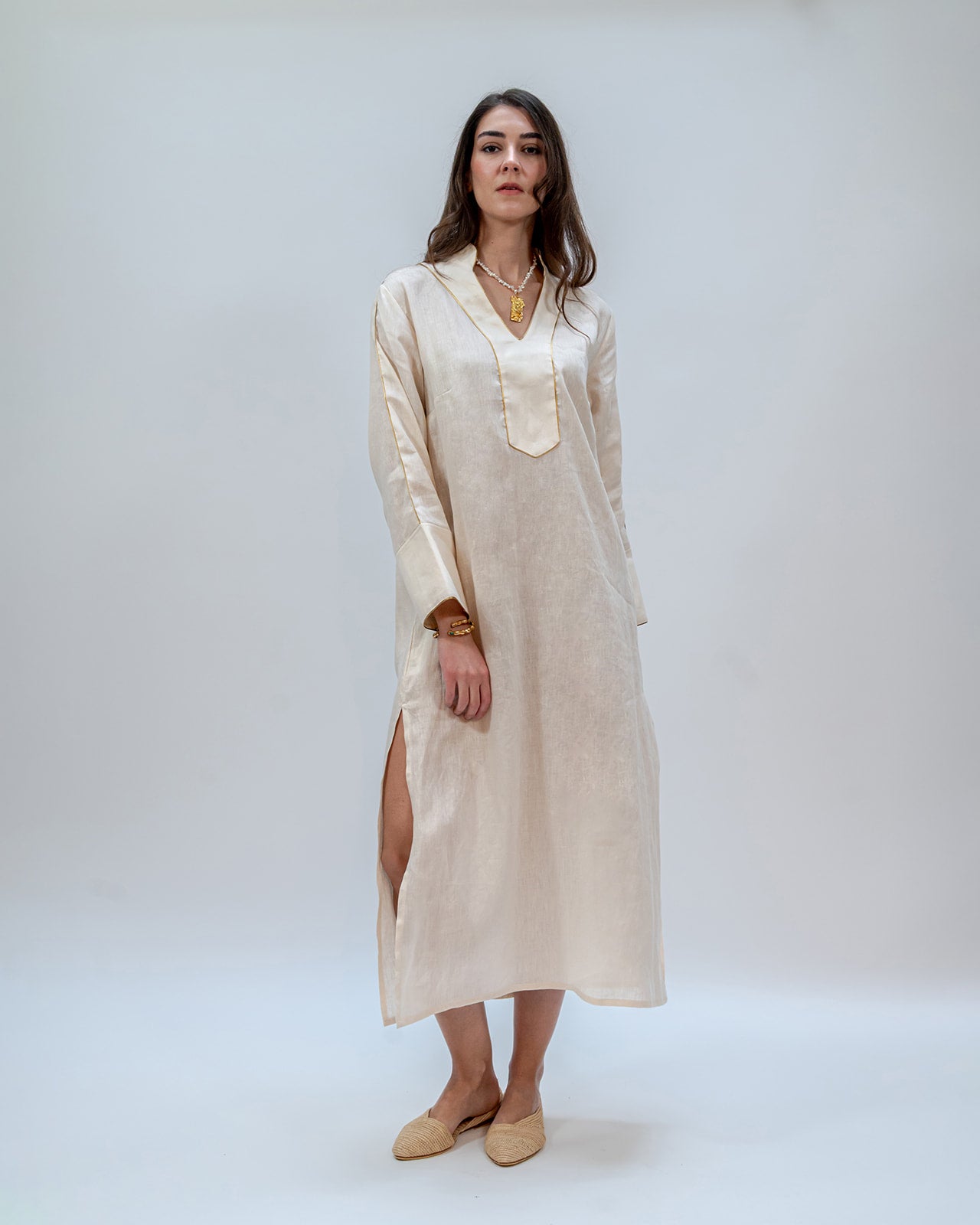 DRESS LONG  V NECK WICK CREAM / GOLD