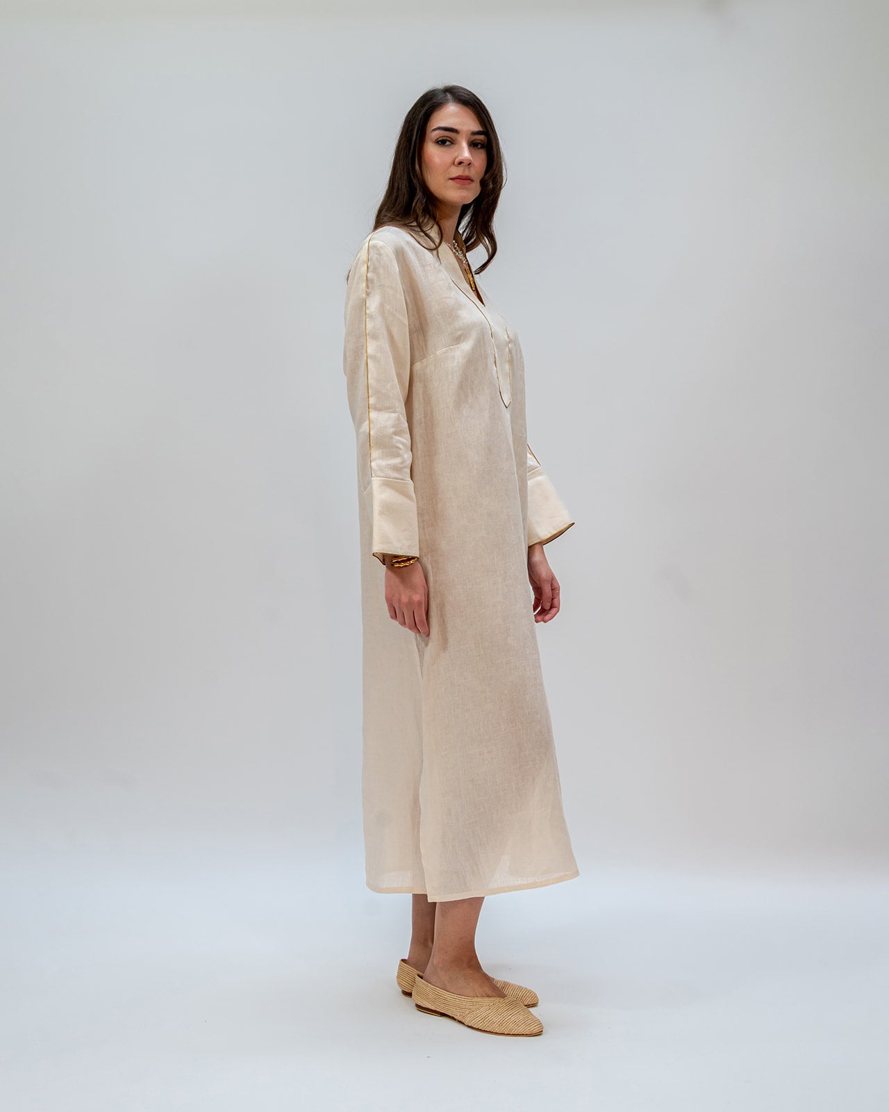 DRESS LONG  V NECK WICK CREAM / GOLD
