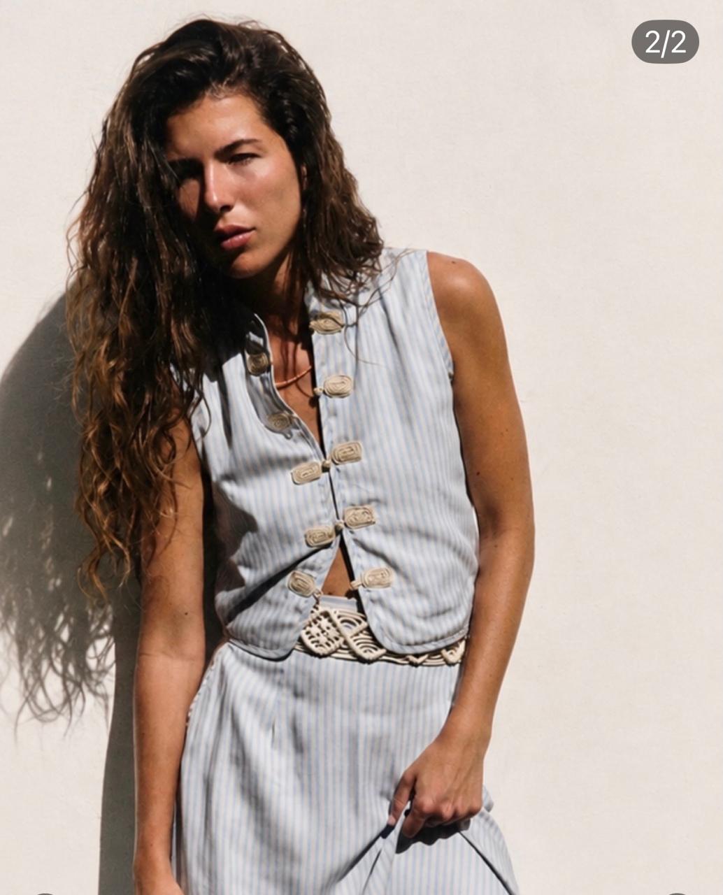 Thea Vest Sky Stipes - Maria de la Orden