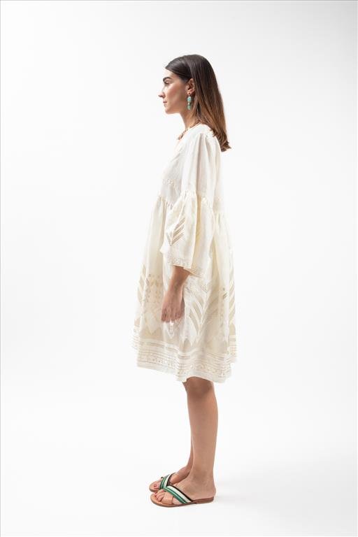 Vestido Curto com Manga Sino